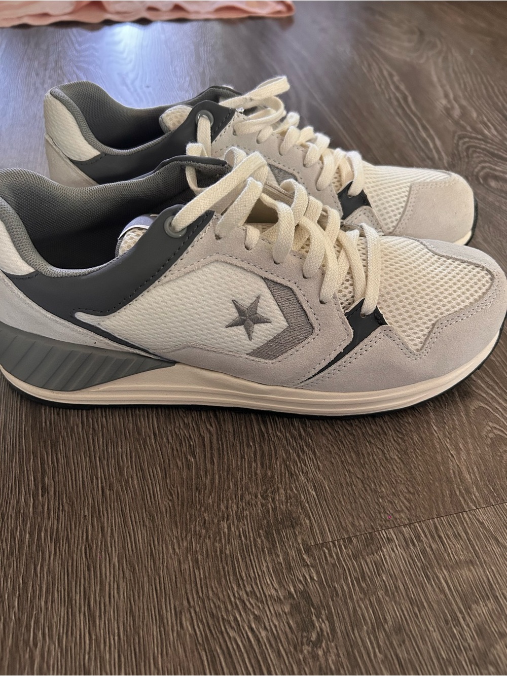 Men's White and Gray Star Logo Casual Sneakers